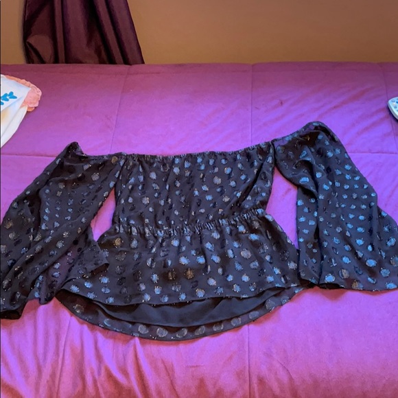 ➕off the shoulder polka dot top➕ - Picture 7 of 7